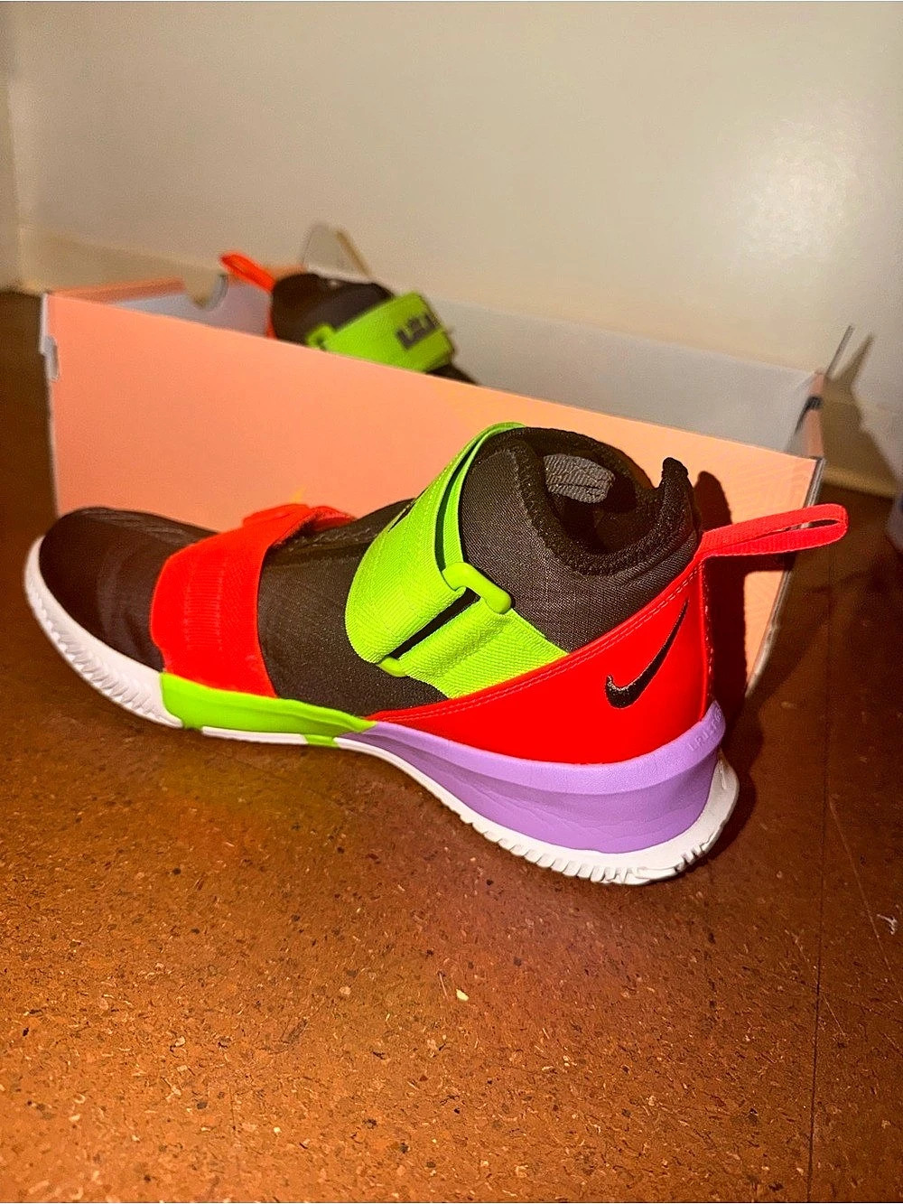 Nike Flex Runner 2 Girls US 7Y Like New